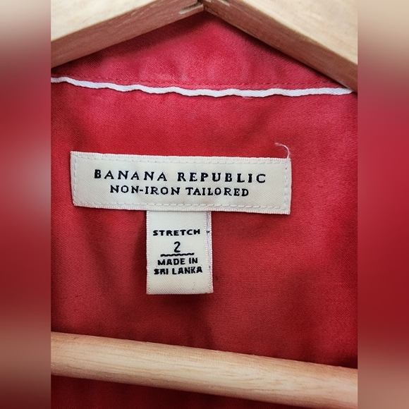 Banana Republic Non‑Iron Tailored Stretch Blouse • Size 2 • Crisp & Polished - Picture 2 of 8